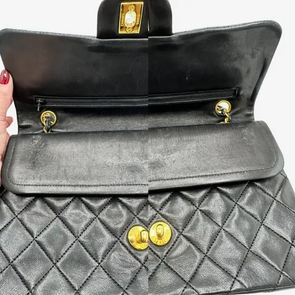 Vintage Authentic Chanel Lambskin medium Classic Double flap with 24k gold - Picture 10 of 16
